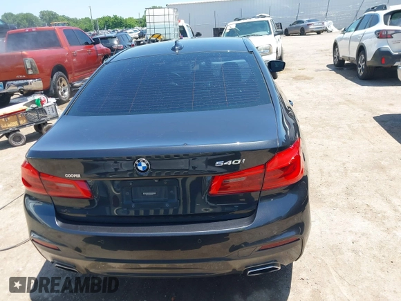 2017 BMW 5 Series 540i z VIN WBAJE5C33HG916941, wystawiony jako IAAI lot #42504534 z przebiegiem 115 127 mil mil oraz . Historia ofert i sprzedaży dostępna na DreamBid. Obrazek 16.