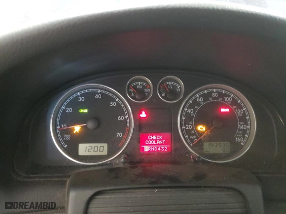 2002 Volkswagen Passat GLS with VIN WVWPD63B62P450409, listed as a Copart auction lot 82896644 with 193,936 mi miles and Non Repairable. Bid and sale history available at carsss.com. Image 9.