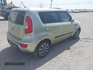 2013 Kia Soul with VIN KNDJT2A50D7589713, listed as a IAAI auction lot 41916888 with 240,486 mi miles. Bid and sale history available at carsss.com. Image 4.