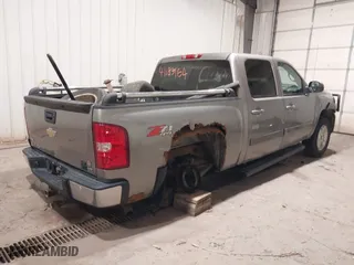 2008 Chevrolet Silverado 1500 LTZ with VIN 3GCEK13318G298836, listed as a IAAI auction lot 41183164 with 157,940 mi miles. Bid and sale history available at carsss.com. Image 4.
