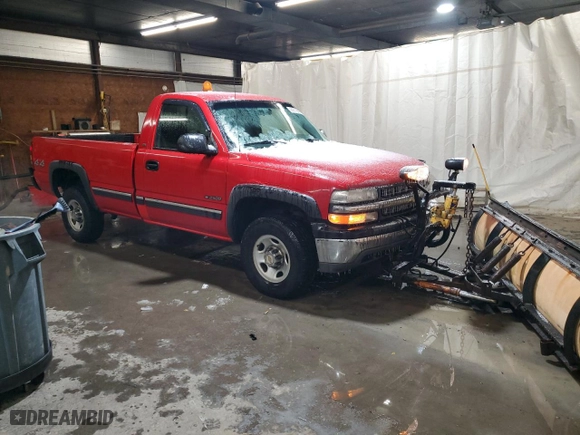 2000 Chevrolet Silverado 2500 with VIN 1GCGK24UXYE270241, listed as a Copart auction lot 44511845 with 120,905 mi miles and Clean Title. Bid and sale history available at carsss.com. Image 4.
