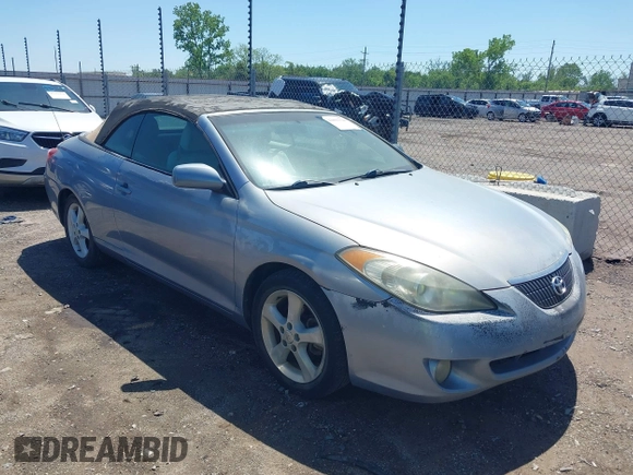 2004 Toyota Solara SE with VIN 4T1FA38P04U033813, listed as a IAAI auction lot 42091324 with 179,343 mi miles. Bid and sale history available at carsss.com. Image 1.