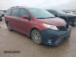 2019 Toyota Sienna XLE Auto Access Seat with VIN 5TDYZ3DC5KS971445, listed as a IAAI auction lot 41494373 with 147,578 mi miles. Bid and sale history available at carsss.com. Image 1.