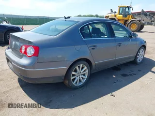 2006 Volkswagen Passat Lux z VIN WVWEK93C66E032649, wystawiony jako IAAI lot #42516172 z przebiegiem 215 070 mil mil oraz . Historia ofert i sprzedaży dostępna na DreamBid. Obrazek 4.