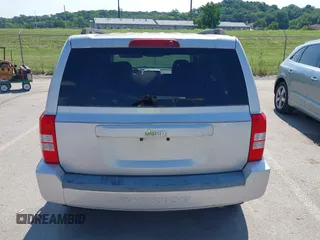 2008 Jeep Patriot Sport with VIN 1J8FT28W88D798363, listed as a IAAI auction lot 42597211 with 227,380 mi miles and . Bid and sale history available at DreamBid. Image 6.