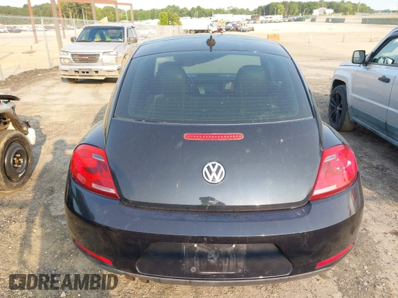 2013 Volkswagen Beetle 2.5L w/Sun/Sound/Nav с VIN 3VWJP7AT7DM677581, выставлен на аукционе IAAI как лот 42429868 с пробегом Не указан миль и . История ставок и продаж доступна на DreamBid. Изображение 17.