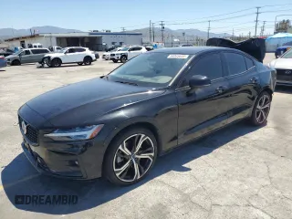 2024 Volvo S60 Plus Dark Theme z VIN 7JRL12FL2RG291095, wystawiony jako Copart lot #56045645 z przebiegiem 48 162 mil mil oraz Szkoda całkowita • Salvage title. Historia ofert i sprzedaży dostępna na DreamBid. Obrazek 1.