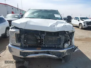 2018 Ford F-250 XL z VIN 1FT7W2BT5JEB49461, wystawiony jako IAAI lot #41773619 z przebiegiem 279 815 mil mil oraz . Historia ofert i sprzedaży dostępna na DreamBid. Obrazek 12.