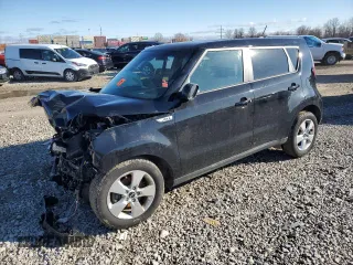 2019 Kia Soul z VIN KNDJN2A23K7694887, wystawiony jako Copart lot #49409285 z przebiegiem Nie podano mil oraz Szkoda całkowita • Salvage title. Historia ofert i sprzedaży dostępna na DreamBid. Obrazek 1.