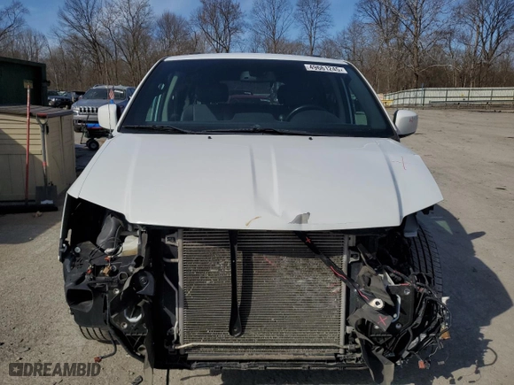 2019 Dodge Grand Caravan SXT with VIN 2C4RDGCG6KR632328, listed as a Copart auction lot 49661245 with 125,366 mi miles and Salvage Title. Bid and sale history available at carsss.com. Image 5.
