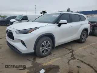 2023 Toyota Highlander L with VIN 5TDKDRAH4PS049246, listed as a Copart auction lot 57025305 with 9,848 mi miles and Salvage title. Bid and sale history available at DreamBid. Image 1.