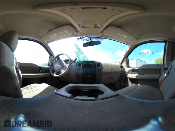 2008 Ford F-150 STX с VIN 1FTRX14W58FC30245, выставлен на аукционе IAAI как лот 42198644 с пробегом Не указан миль и . История ставок и продаж доступна на DreamBid. Изображение 17.