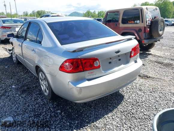 2008 Kia Optima LX z VIN KNAGE123385225909, wystawiony jako IAAI lot #42184219 z przebiegiem 118 300 mil mil oraz . Historia ofert i sprzedaży dostępna na DreamBid. Obrazek 3.