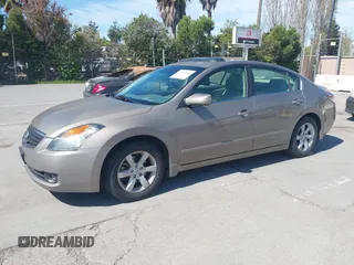 2008 Nissan Altima 2.5 SL with VIN 1N4AL21EX8N444962, listed as a IAAI auction lot 42024684 with 262,819 mi miles. Bid and sale history available at carsss.com. Image 2.