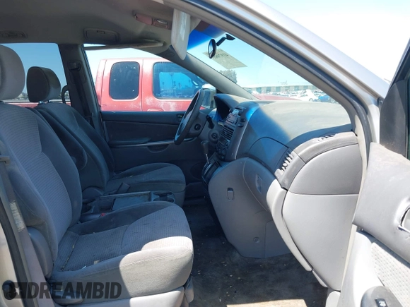 2006 Toyota Sienna CE with VIN 5TDZA23C86S524119, listed as a IAAI auction lot 41979865 with 171,425 mi miles. Bid and sale history available at carsss.com. Image 5.