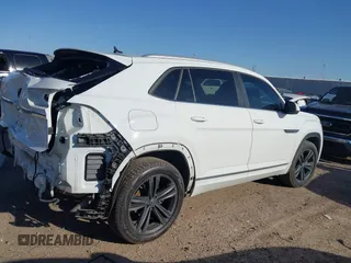 2021 Volkswagen Atlas SE with VIN 1V2PE2CA4MC203850, listed as a IAAI auction lot 41634034 with 56,336 mi miles and . Bid and sale history available at DreamBid. Image 14.