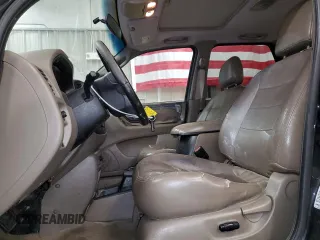 2002 Ford Escape XLT Choice z VIN 1FMCU04122KD33937, wystawiony jako Copart lot #63119335 z przebiegiem 161 809 mil mil oraz Czysty tytuł • Clean title. Historia ofert i sprzedaży dostępna na DreamBid. Obrazek 7.