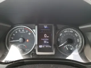 2021 Toyota Tacoma SR z VIN 5TFCZ5AN7MX272231, wystawiony jako Copart lot #52739255 z przebiegiem 67 414 mil mil oraz Szkoda całkowita • Salvage title. Historia ofert i sprzedaży dostępna na DreamBid. Obrazek 9.