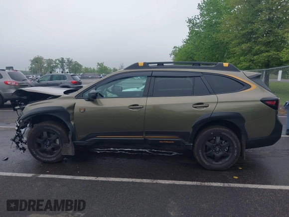 2025 Subaru Outback Wilderness z VIN 4S4BTGUDXS3233676, wystawiony jako IAAI lot #42219497 z przebiegiem 2 001 mil mil oraz . Historia ofert i sprzedaży dostępna na DreamBid. Obrazek 14.
