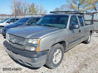 2003 Chevrolet Silverado 1500 LS with VIN 2GCEC19XX31393503, listed as a IAAI auction lot 41872530 with 392,529 mi miles. Bid and sale history available at carsss.com. Image 2.