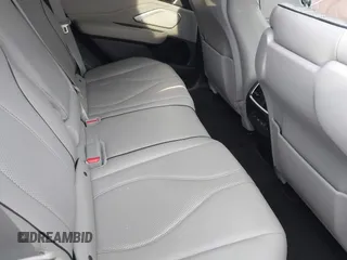 2019 Acura RDX w/Advance Pkg with VIN 5J8TC2H72KL017726, listed as a IAAI auction lot 41781863 with 62,728 mi miles. Bid and sale history available at carsss.com. Image 8.