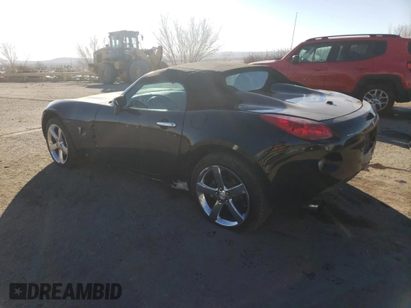 2007 Pontiac Solstice GXP z VIN 1G2MG35X77Y122388, wystawiony jako Copart lot #44040685 z przebiegiem 95 386 mil mil oraz Szkoda całkowita • Salvage title. Historia ofert i sprzedaży dostępna na DreamBid. Obrazek 2.