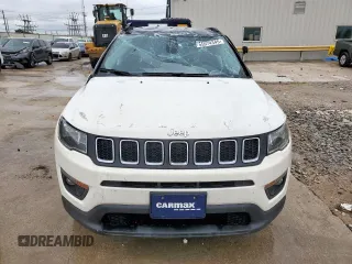 2019 Jeep Compass Latitude z VIN 3C4NJDBB2KT703341, wystawiony jako Copart lot #55974345 z przebiegiem 54 822 mil mil oraz Szkoda całkowita • Salvage title. Historia ofert i sprzedaży dostępna na DreamBid. Obrazek 5.