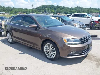 2015 Volkswagen Jetta SE with VIN 3VWD07AJ0FM214295, listed as a IAAI auction lot 42593549 with 62,720 mi miles and . Bid and sale history available at DreamBid. Image 1.
