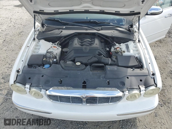 2005 Jaguar XJ VDP with VIN SAJWA82C35SG47022, listed as a Copart auction lot 70495834 with 175,668 mi miles and Salvage Title. Bid and sale history available at carsss.com. Image 11.