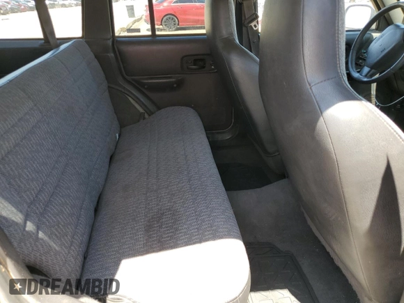 2000 Jeep Cherokee with VIN 1J4FF48S6YL136689, listed as a Copart auction lot 62316245 with 211,100 mi miles and Clean title. Bid and sale history available at DreamBid. Image 10.