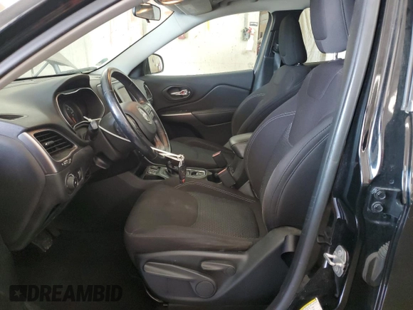 2019 Jeep Cherokee Latitude with VIN 1C4PJLCB9KD396600, listed as a Copart auction lot 59727555 with 125,893 mi miles and Salvage title. Bid and sale history available at DreamBid. Image 7.