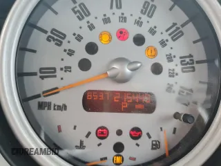 2004 MINI Hardtop with VIN WMWRC33424TJ63121, listed as a Copart auction lot 45724105 with 215,449 mi miles and Salvage Title. Bid and sale history available at DreamBid. Image 9.