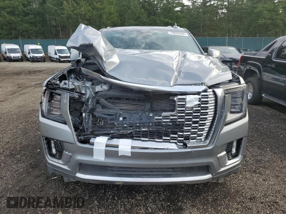 2024 GMC Yukon XL Denali with VIN 1GKS2JKL7RR181739, listed as a Copart auction lot 79890584 with 12,189 mi miles and Clean Title. Bid and sale history available at carsss.com. Image 5.
