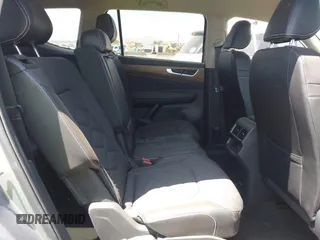 2024 Volkswagen Atlas SE with VIN 1V2HR2CA2RC568429, listed as a IAAI auction lot 42371188 with 18,903 mi miles and . Bid and sale history available at DreamBid. Image 8.