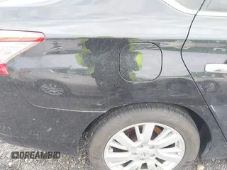 2014 Nissan Sentra S with VIN 3N1AB7AP4EL624643, listed as a IAAI auction lot 41702728 with 165,513 mi miles and . Bid and sale history available at DreamBid. Image 6.