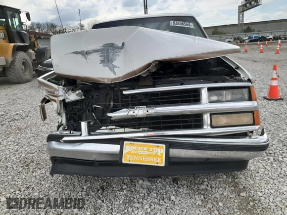 1999 Chevrolet Suburban with VIN 3GNEC16R9XG143471, listed as a Copart auction lot 53856565 with 208,621 mi miles and Salvage title. Bid and sale history available at DreamBid. Image 5.