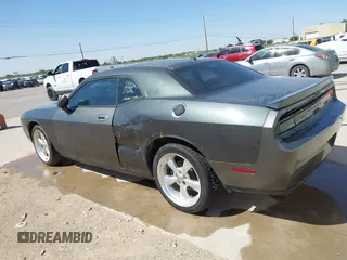 2010 Dodge Challenger R/T z VIN 2B3CJ5DTXAH270086, wystawiony jako IAAI lot #42076162 z przebiegiem 144 051 mil mil oraz . Historia ofert i sprzedaży dostępna na DreamBid. Obrazek 14.