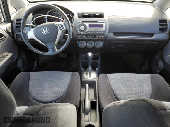 2007 Honda Fit Sport z VIN JHMGD38637S811995, wystawiony jako Copart lot #54436085 z przebiegiem 143 806 mil mil oraz Czysty tytuł • Clean title. Historia ofert i sprzedaży dostępna na DreamBid. Obrazek 8.