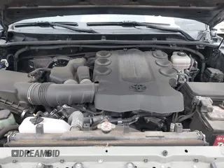 2020 Toyota 4Runner SR5 with VIN JTEBU5JR2L5779671, listed as a IAAI auction lot 41572359 with 87,458 mi miles and . Bid and sale history available at DreamBid. Image 10.