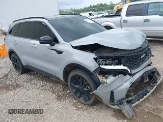 2022 Kia Sorento SX z VIN 5XYRK4LF7NG127080, wystawiony jako IAAI lot #42092519 z przebiegiem 108 300 mil mil oraz . Historia ofert i sprzedaży dostępna na DreamBid. Obrazek 1.