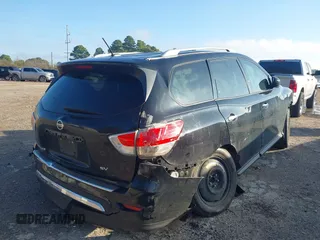 2015 Nissan Pathfinder SV z VIN 5N1AR2MN6FC705870, wystawiony jako IAAI lot #41206622 z przebiegiem Nie podano mil oraz . Historia ofert i sprzedaży dostępna na DreamBid. Obrazek 4.