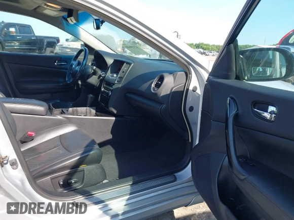 2010 Nissan Maxima SV with VIN 1N4AA5AP4AC825670, listed as a IAAI auction lot 42150640 with 117,626 mi miles and . Bid and sale history available at DreamBid. Image 5.