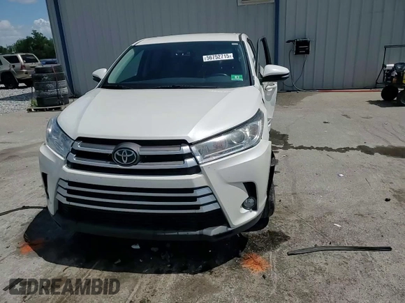 2018 Toyota Highlander LE z VIN 5TDBZRFH4JS890548, wystawiony jako Copart lot #56752715 z przebiegiem 54 152 mil mil oraz Szkoda całkowita • Salvage title. Historia ofert i sprzedaży dostępna na DreamBid. Obrazek 14.