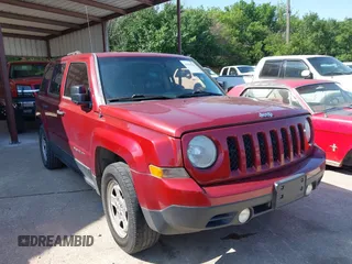2014 Jeep Patriot Altitude z VIN 1C4NJPBA1ED550051, wystawiony jako IAAI lot #42384798 z przebiegiem 126 751 mil mil oraz . Historia ofert i sprzedaży dostępna na DreamBid. Obrazek 1.