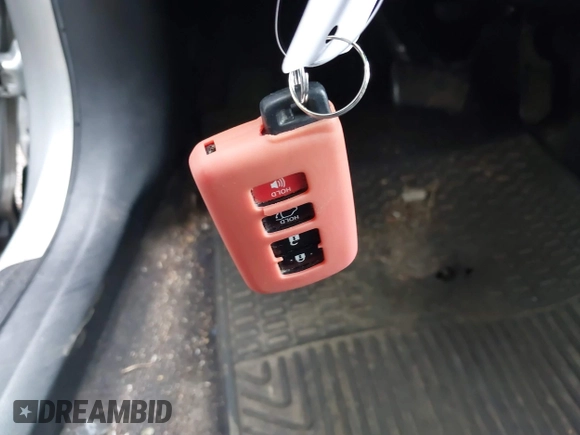 2016 Toyota RAV4 Limited с VIN JTMDJREV2GD001094, выставлен на аукционе IAAI как лот 42499355 с пробегом 295 363 миль миль и . История ставок и продаж доступна на DreamBid. Изображение 11.