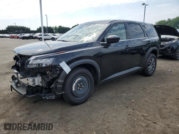 2024 Nissan Pathfinder S z VIN 5N1DR3AC1RC243826, wystawiony jako Copart lot #61145195 z przebiegiem 3 277 mil mil oraz Szkoda całkowita • Salvage title. Historia ofert i sprzedaży dostępna na DreamBid. Obrazek 1.
