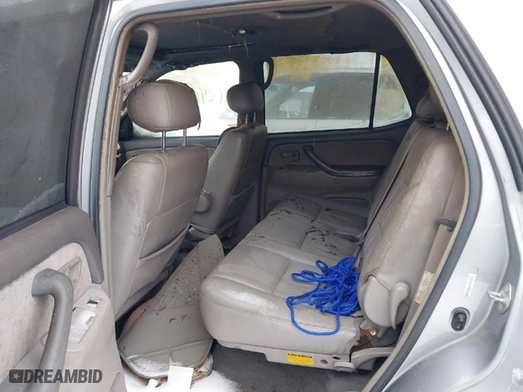 2004 Toyota Sequoia SR5 with VIN 5TDBT44A44S215586, listed as a IAAI auction lot 41246080 with 155,528 mi miles. Bid and sale history available at carsss.com. Image 8.