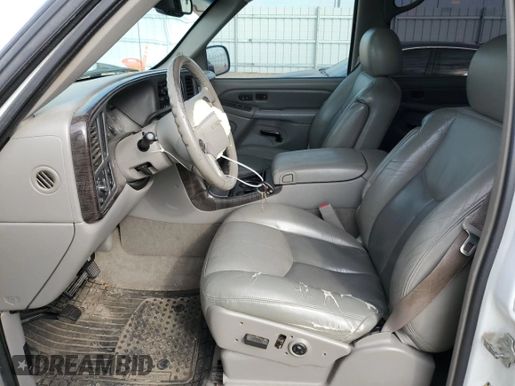 2005 GMC Sierra Denali z VIN 2GTEK63N551215749, wystawiony jako Copart lot #71357594 z przebiegiem 183 483 mil mil oraz Szkody całkowita. Historia ofert i sprzedaży dostępna na DreamBid. Obrazek 7.