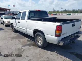 2003 GMC Sierra 1500 SLE z VIN 2GTEC19T431349106, wystawiony jako IAAI lot #41806559 z przebiegiem 318 607 mil mil oraz . Historia ofert i sprzedaży dostępna na DreamBid. Obrazek 3.