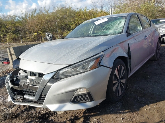 2022 Nissan Altima SV with VIN 1N4BL4DV0NN366621, listed as a IAAI auction lot 40918990 with 57,969 mi miles and . Bid and sale history available at carsss.com. Image 6.